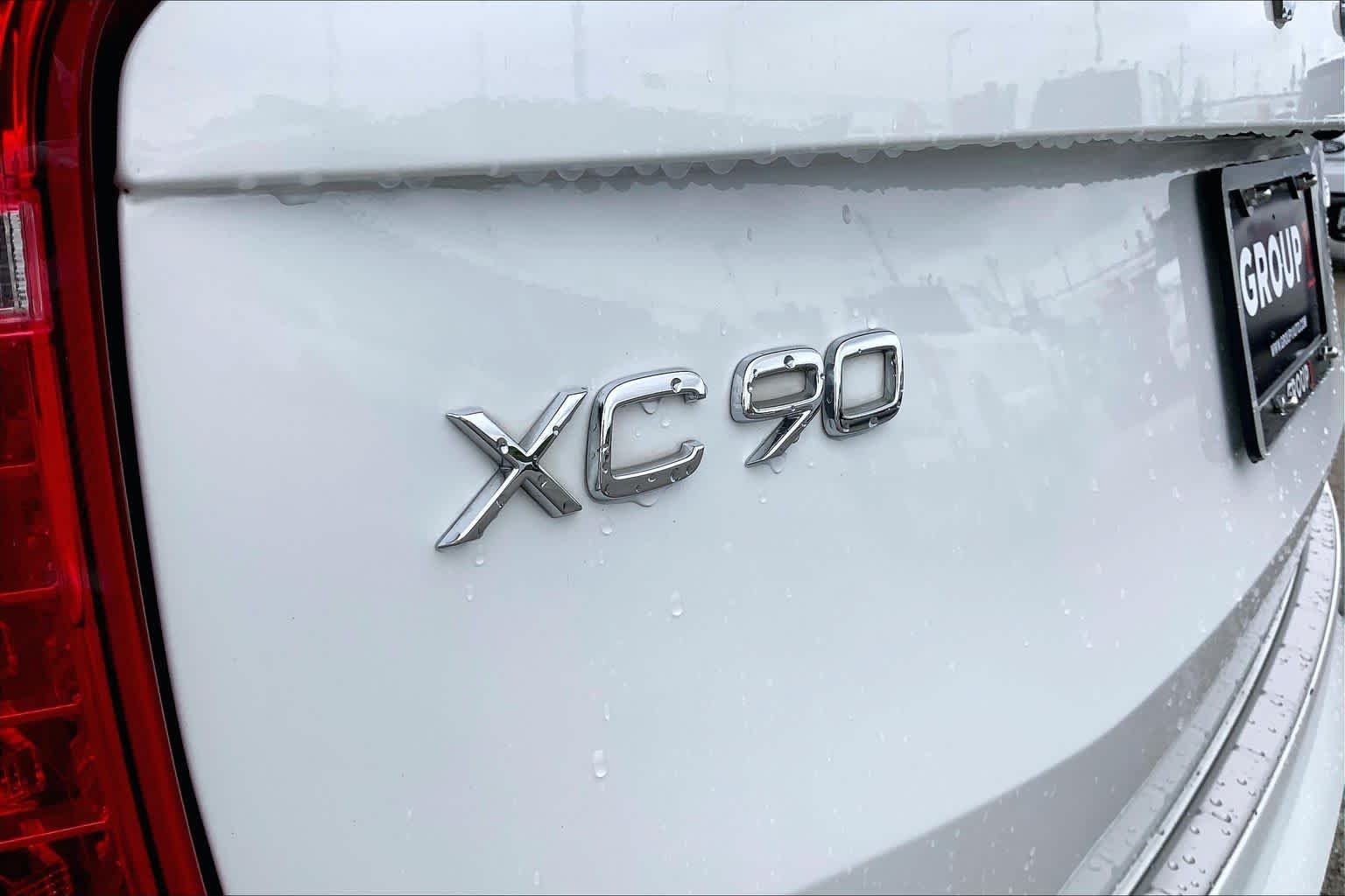Used 2018  Volvo Inscription image 28