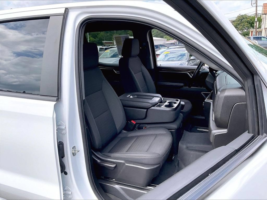 Used 2023 SUMMIT WHITE Chevrolet LT image 11