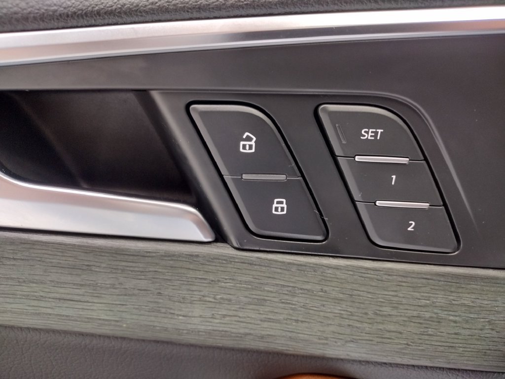 Used 2018 White Audi 2.0T image 19