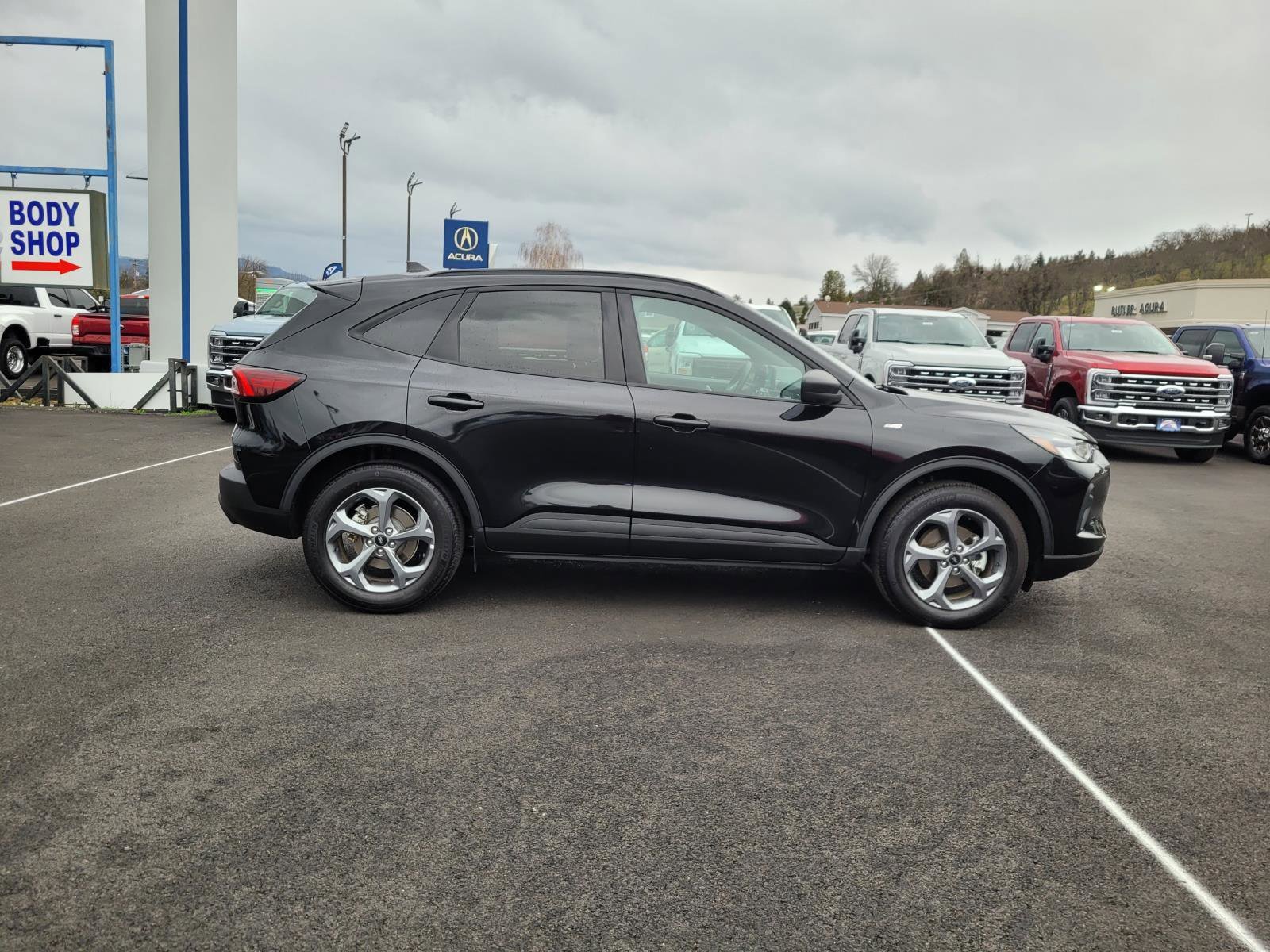 Used 2025 Black Metallic Ford ST-Line image 4