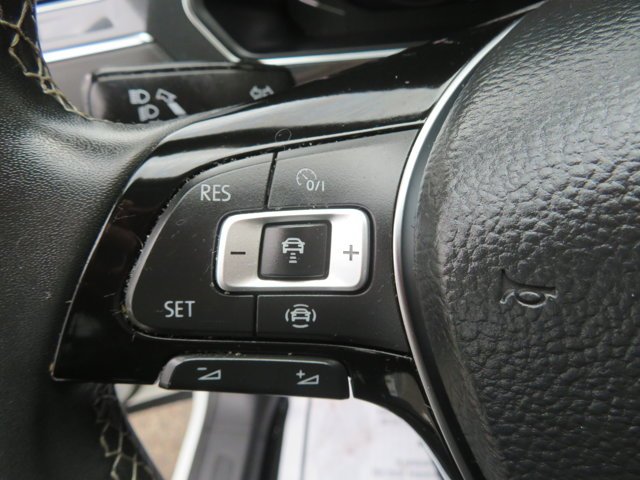 Used 2021 Pure White Volkswagen SEL image 30