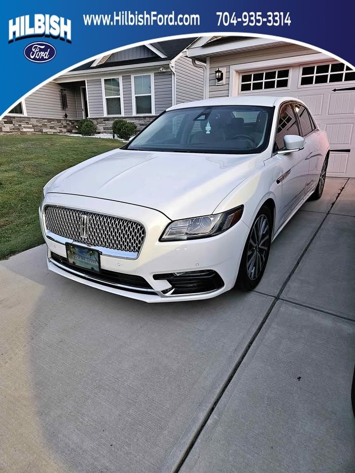 Used 2020 White Lincoln Standard image 1