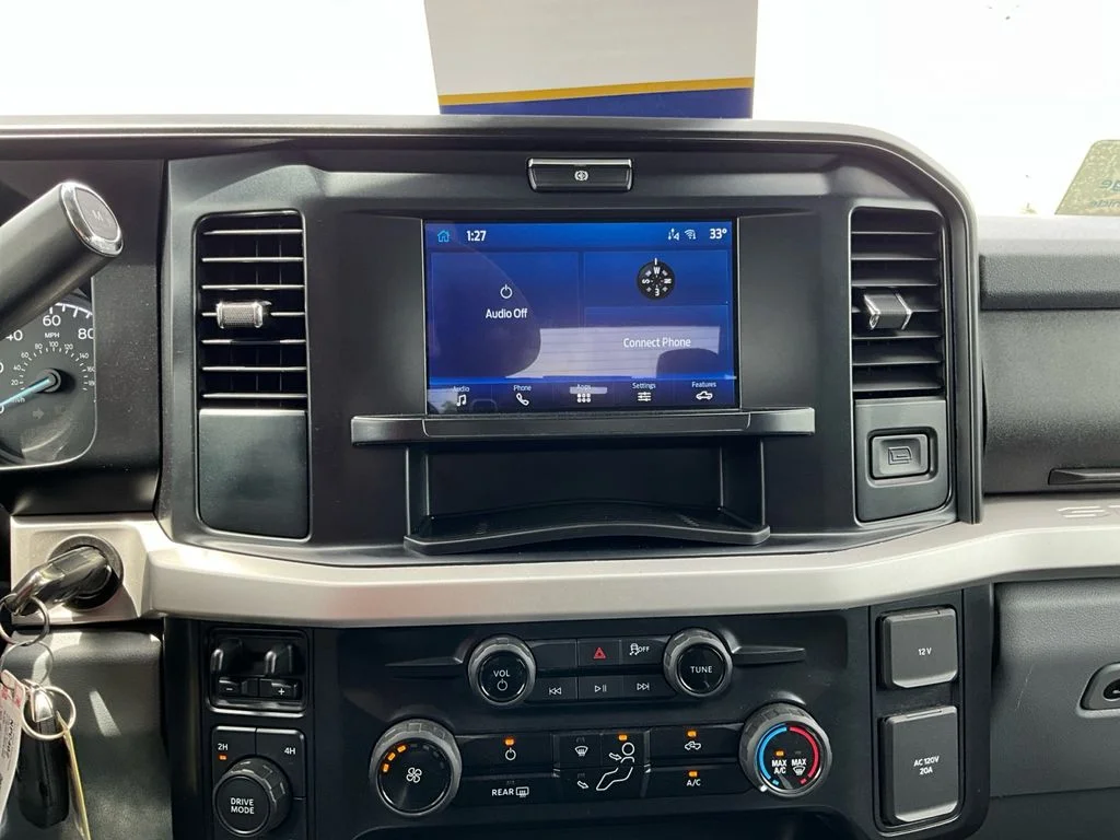 Used 2025 Agate Black Metallic Ford XLT image 21