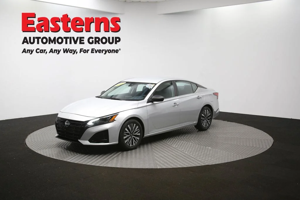 Used 2023 Silver Nissan 2.5 SR image 56
