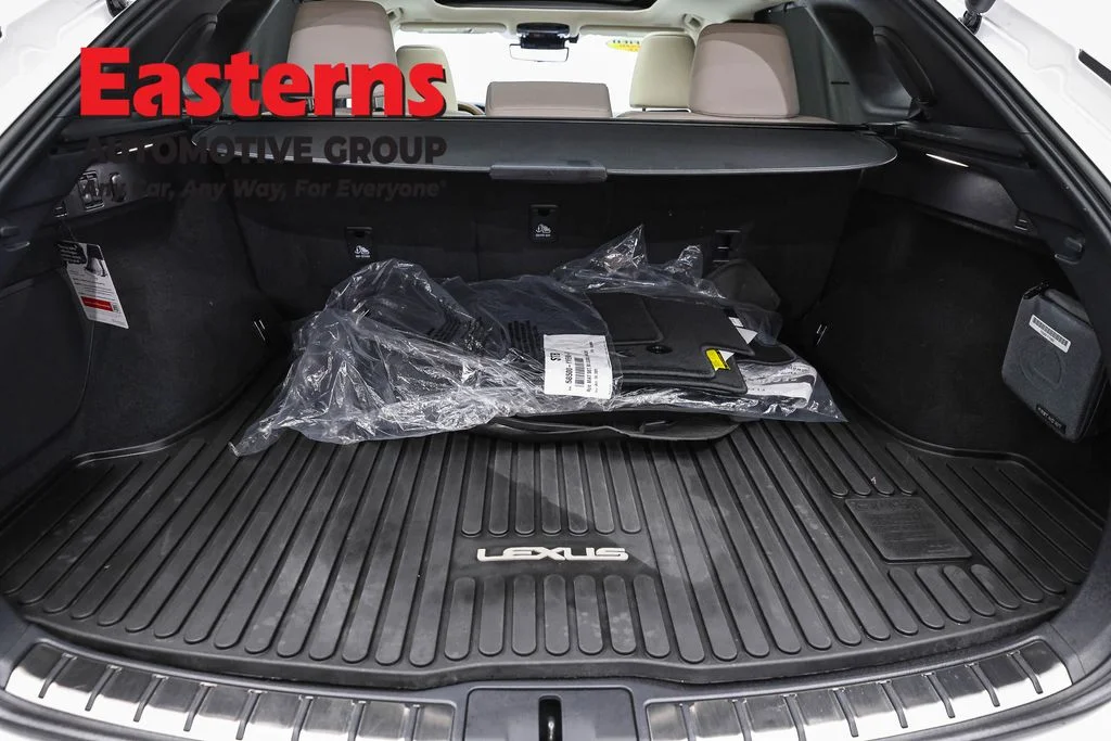 Used 2025 White Lexus 350 Luxury image 9