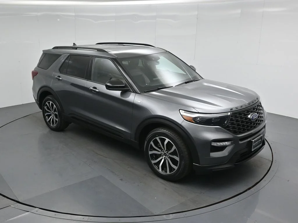 Certified Used 2022 Gray Ford ST-Line image 38