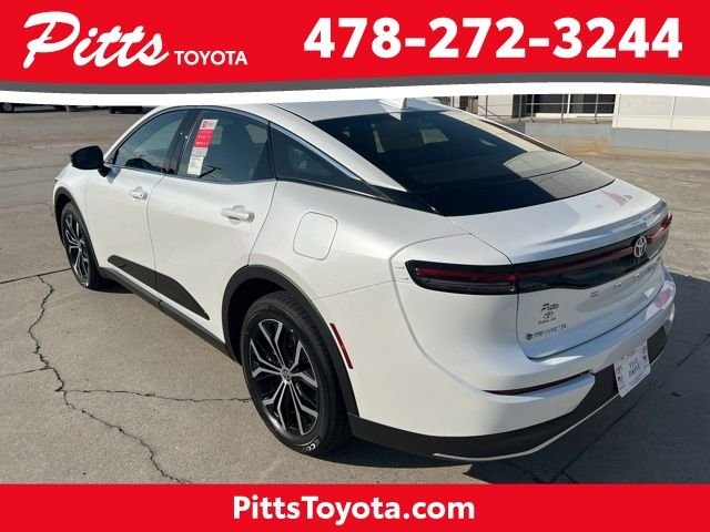 2026 Toyota Crown XLE - Photo 8