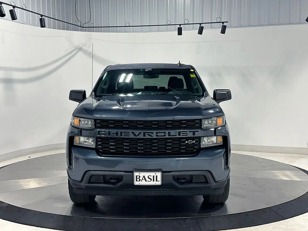Used 2020 Gray Chevrolet Custom image 9
