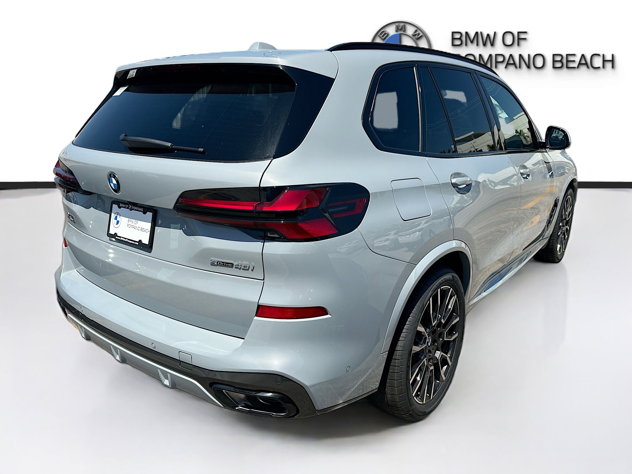 New 2026 Brooklyn Grey Metallic BMW sDrive40i image 6