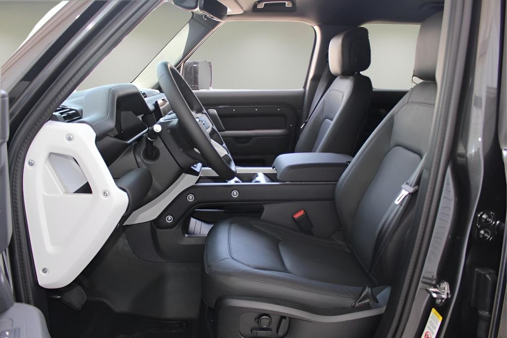 2025 Land Rover Defender S - Photo 12