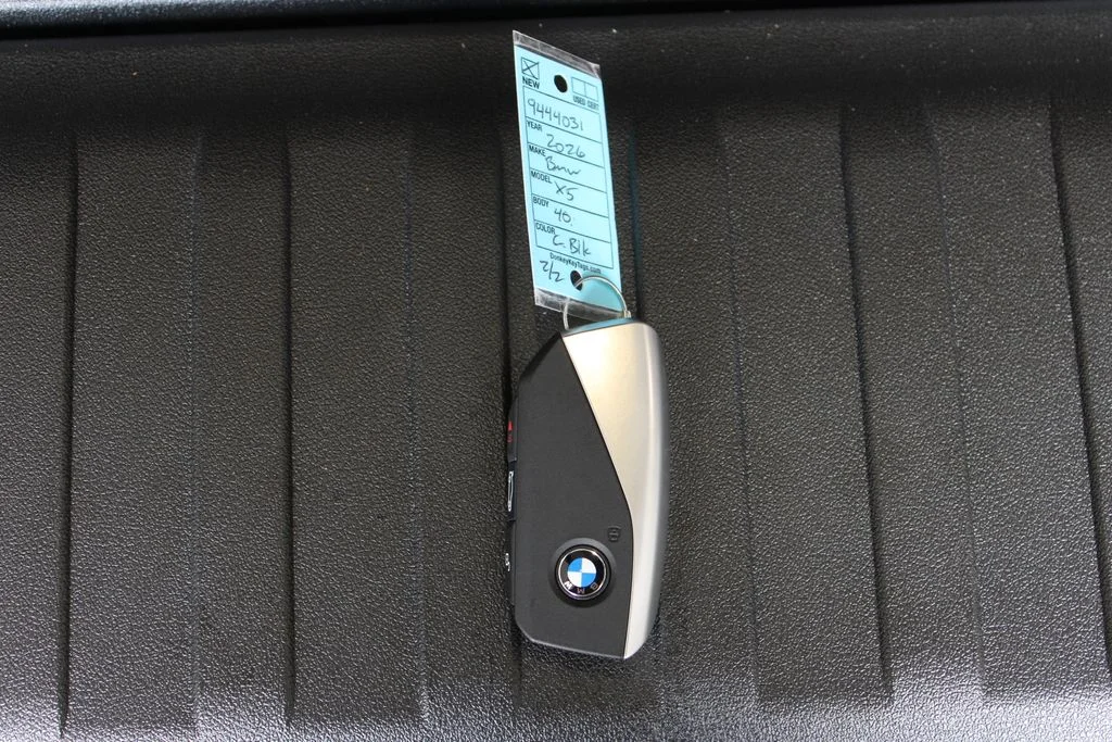New 2026 Carbon Black Metallic BMW xDrive40i image 28