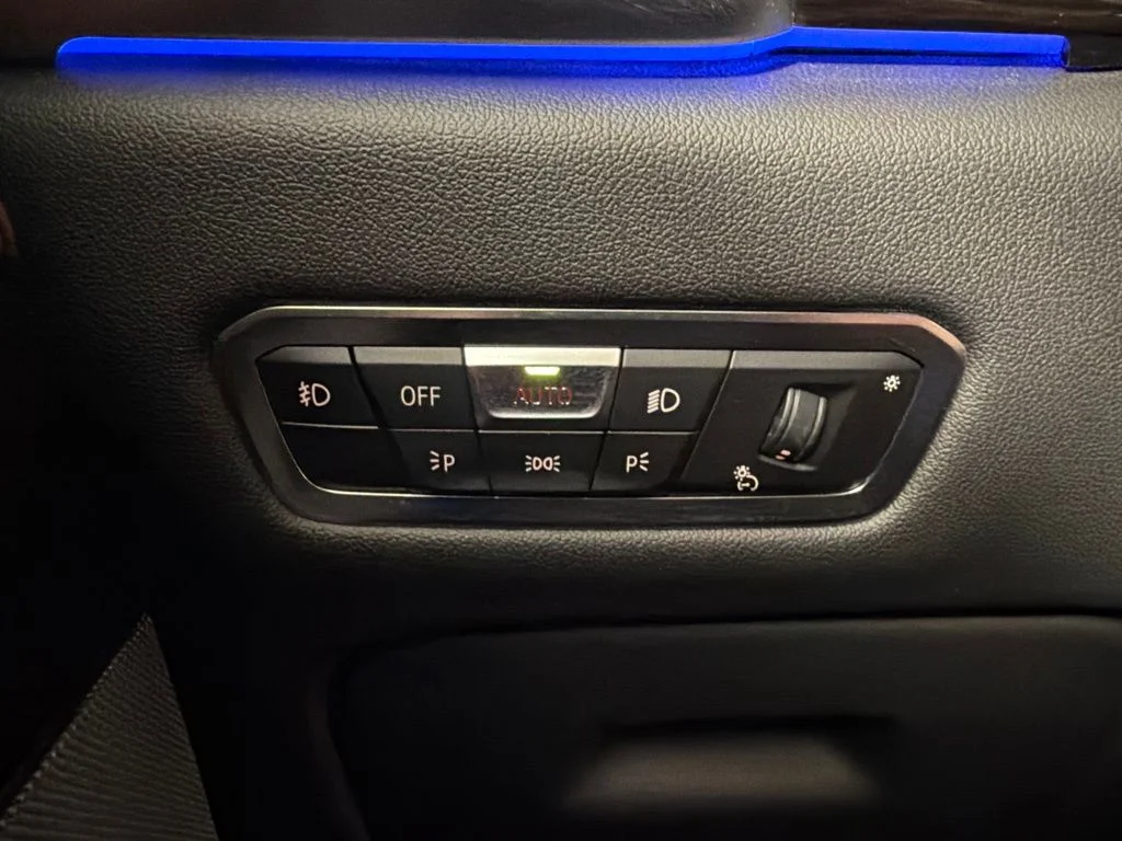 Used 2019 Black BMW xDrive50i image 26