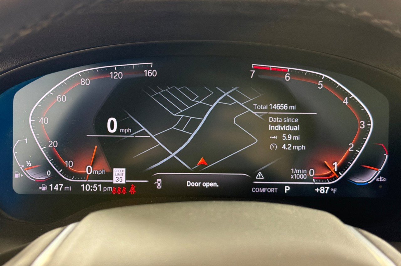 Used 2024 GRAPHITE GREY METALL BMW sDrive30i image 24
