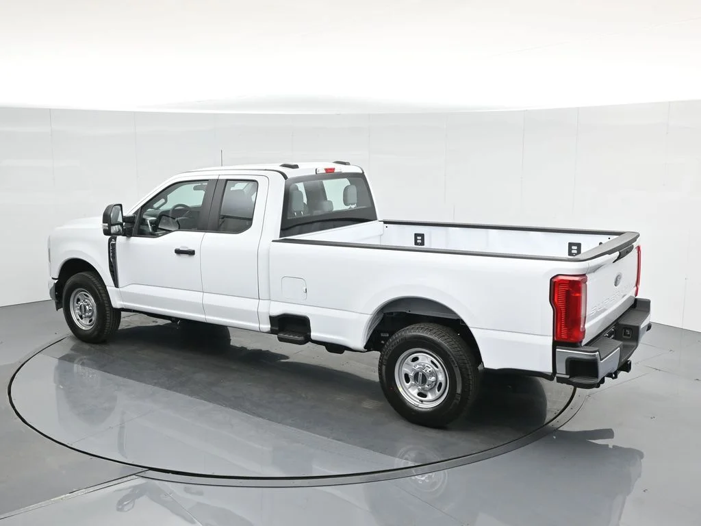 New 2026 Oxford White Ford XL image 44