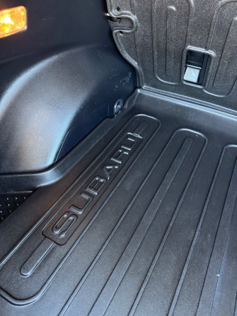 Used 2015 Dark Gray Metallic Subaru 2.0i Premium image 36