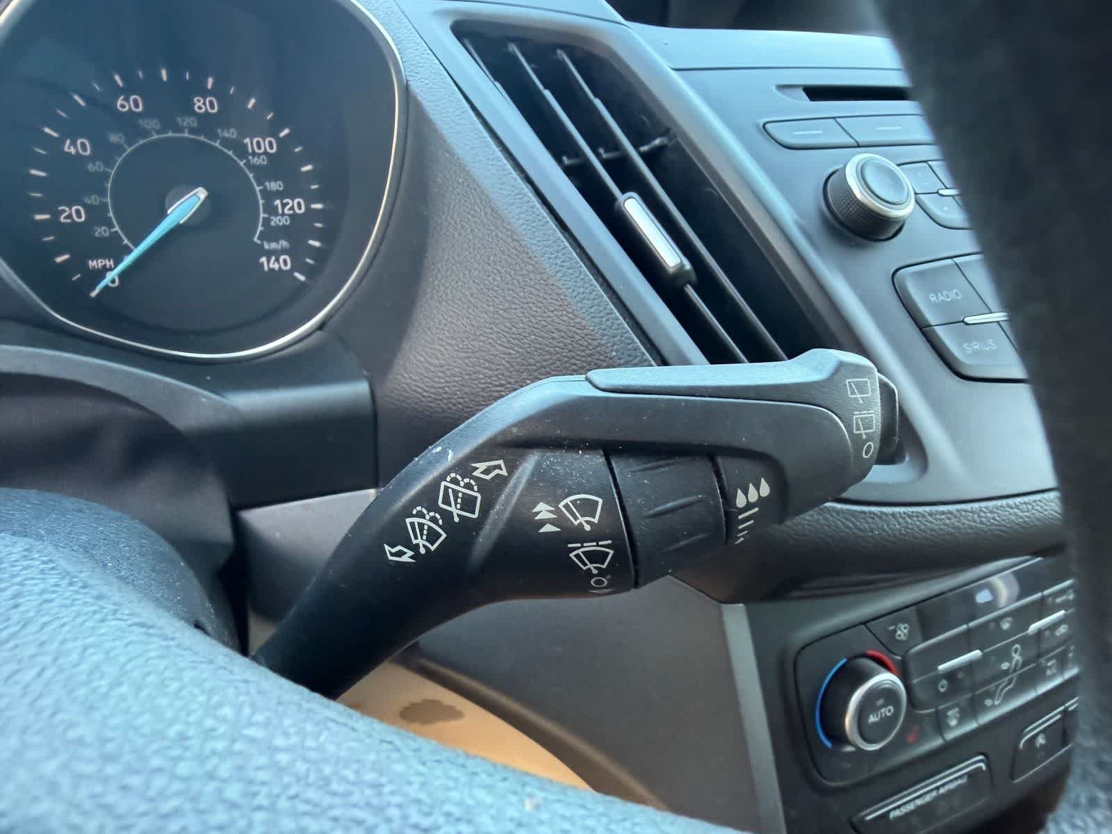 Used 2018 Oxford White Ford SE image 14