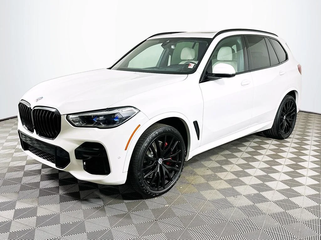 2022 BMW X5 M50i's photo