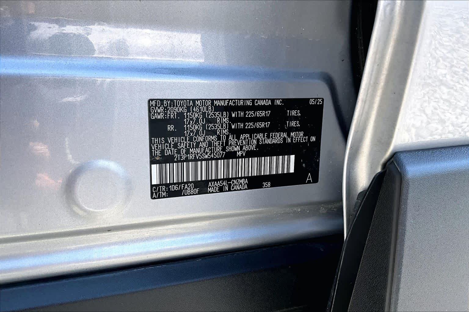 Used 2025 Silver Sky Metallic Toyota XLE image 37