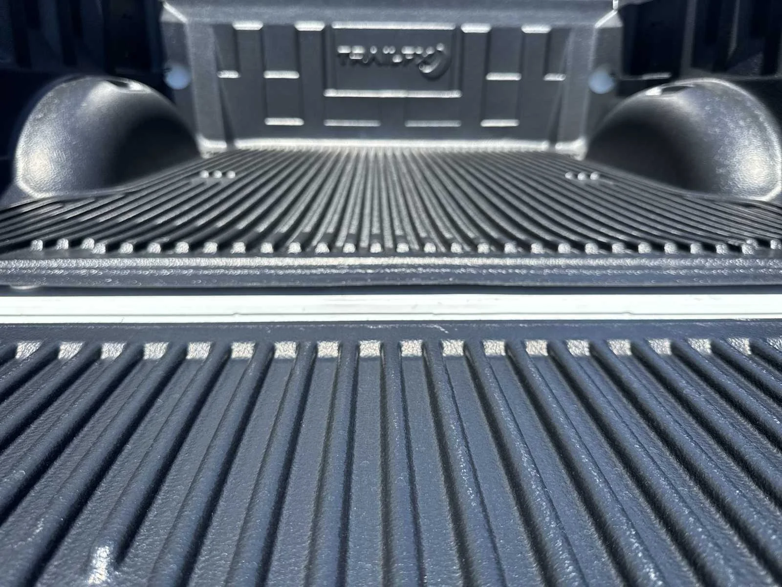 Used 2025 Oxford White Ford XLT image 23