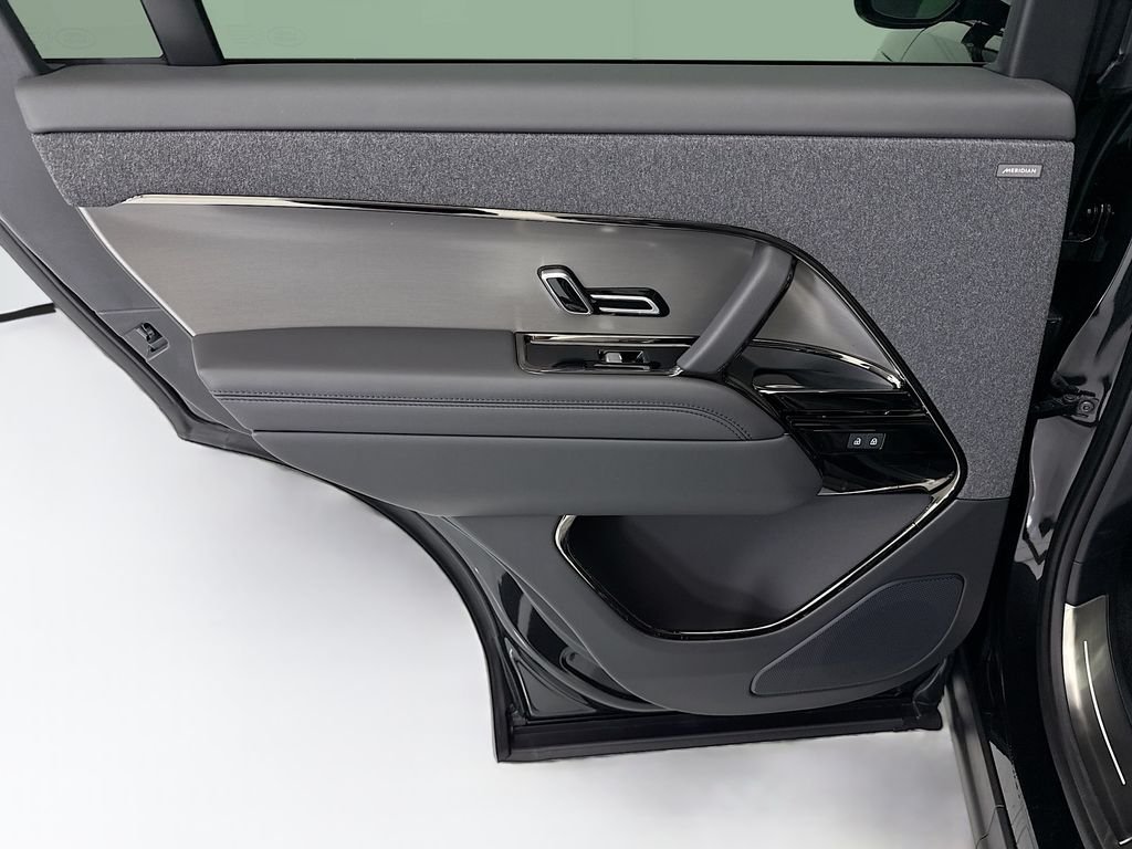 New 2026 Santorini Black Land Rover SE image 26