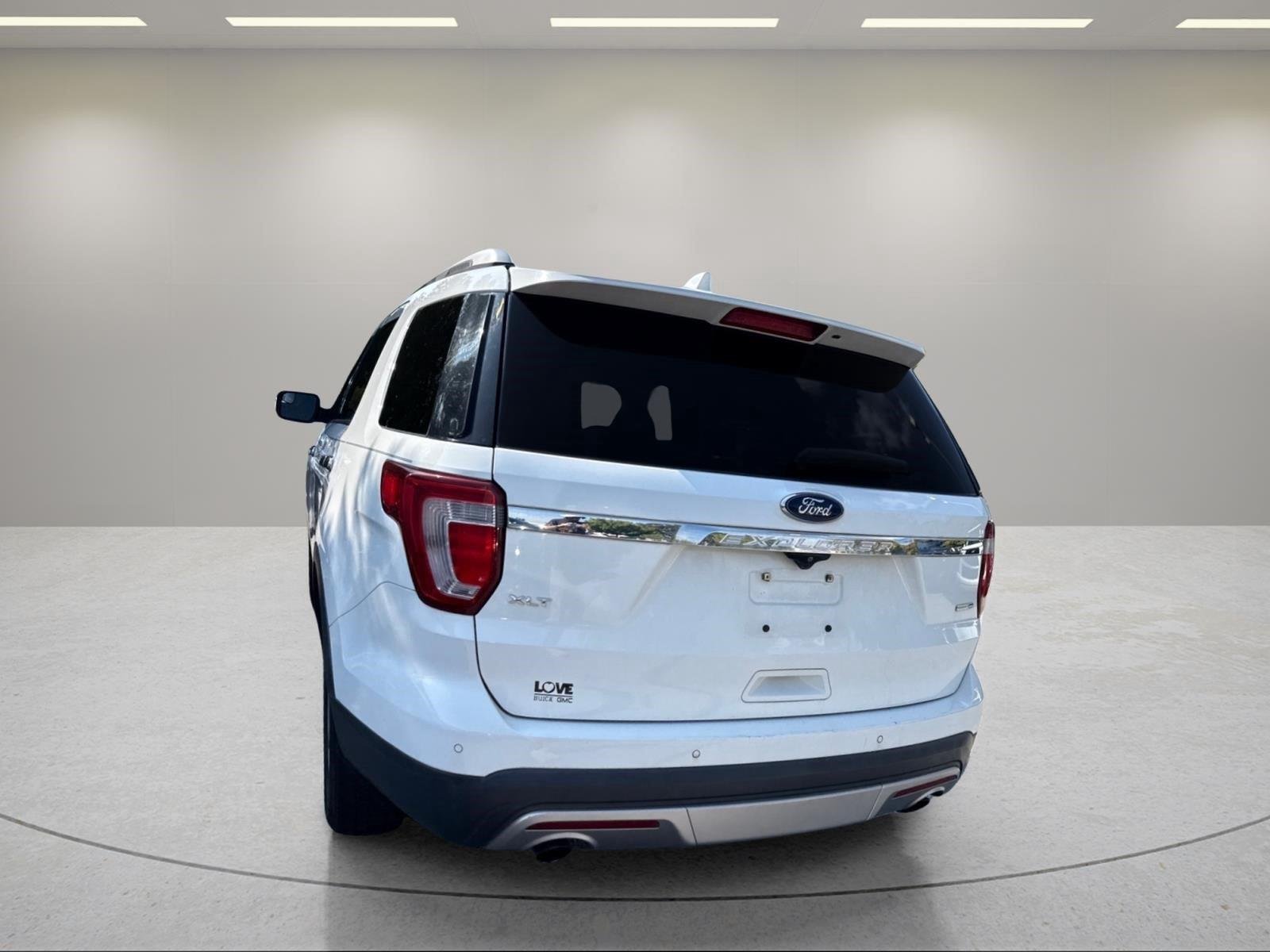 Used 2016 Oxford White Ford XLT image 8