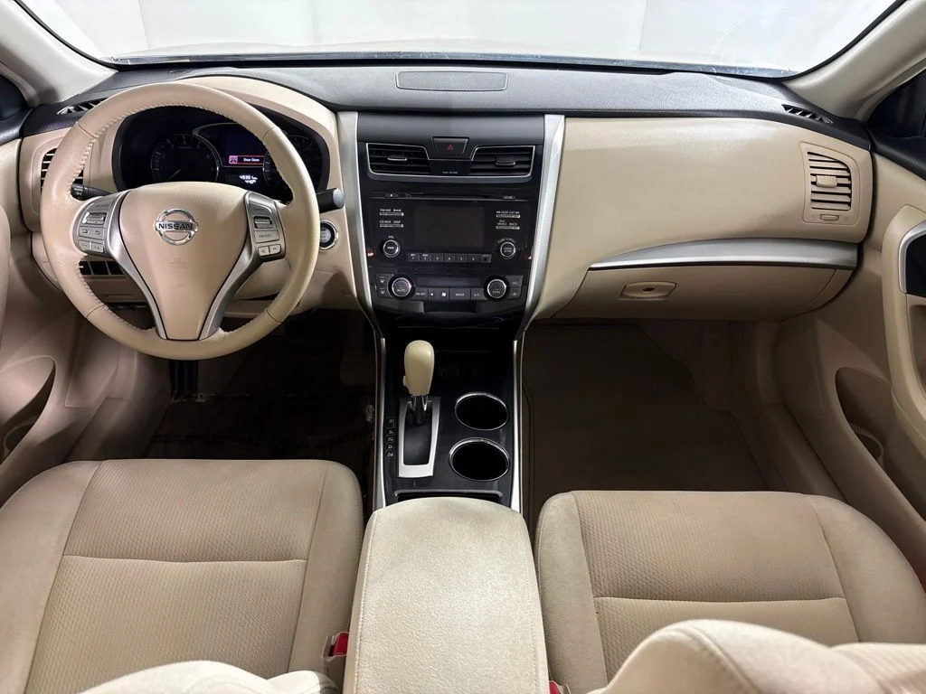 Used 2013 Beige Nissan 2.5 SV image 13