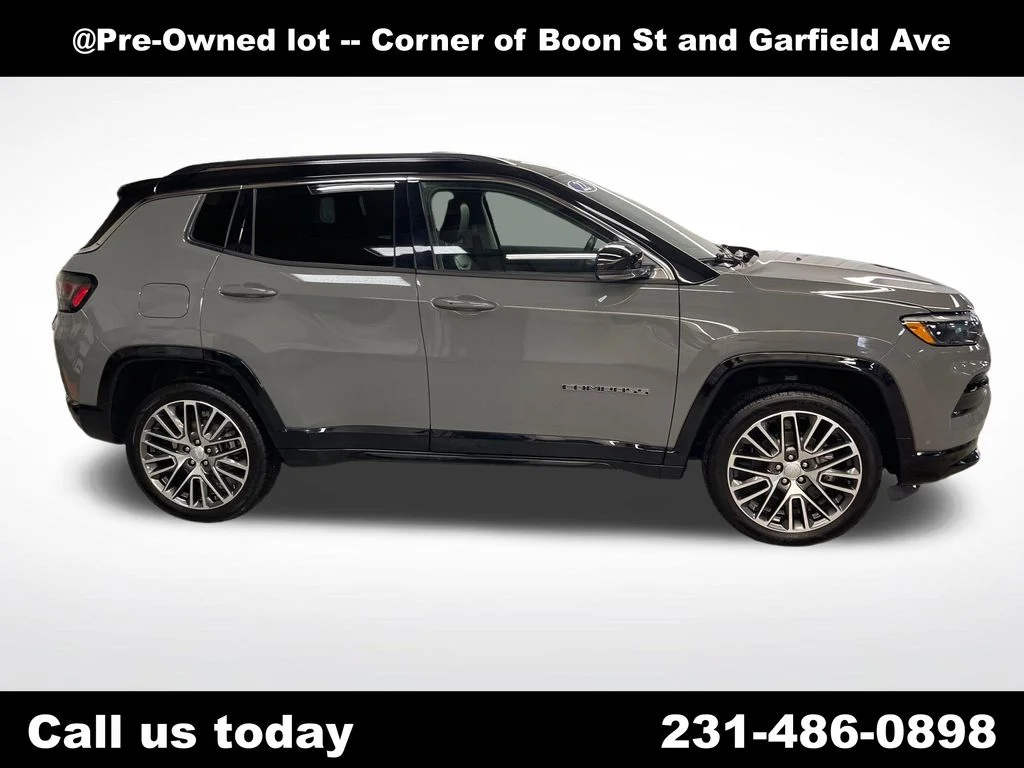Used 2022 Gray Jeep Limited image 10