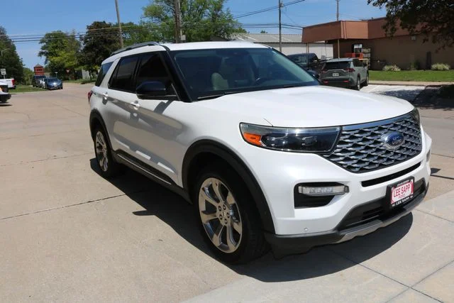 Used 2020 White Metallic Ford Platinum image 43
