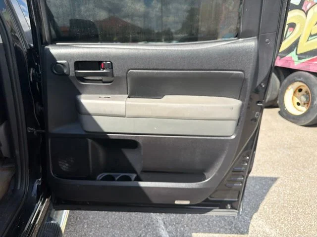 Used 2008 Black Toyota Base image 25