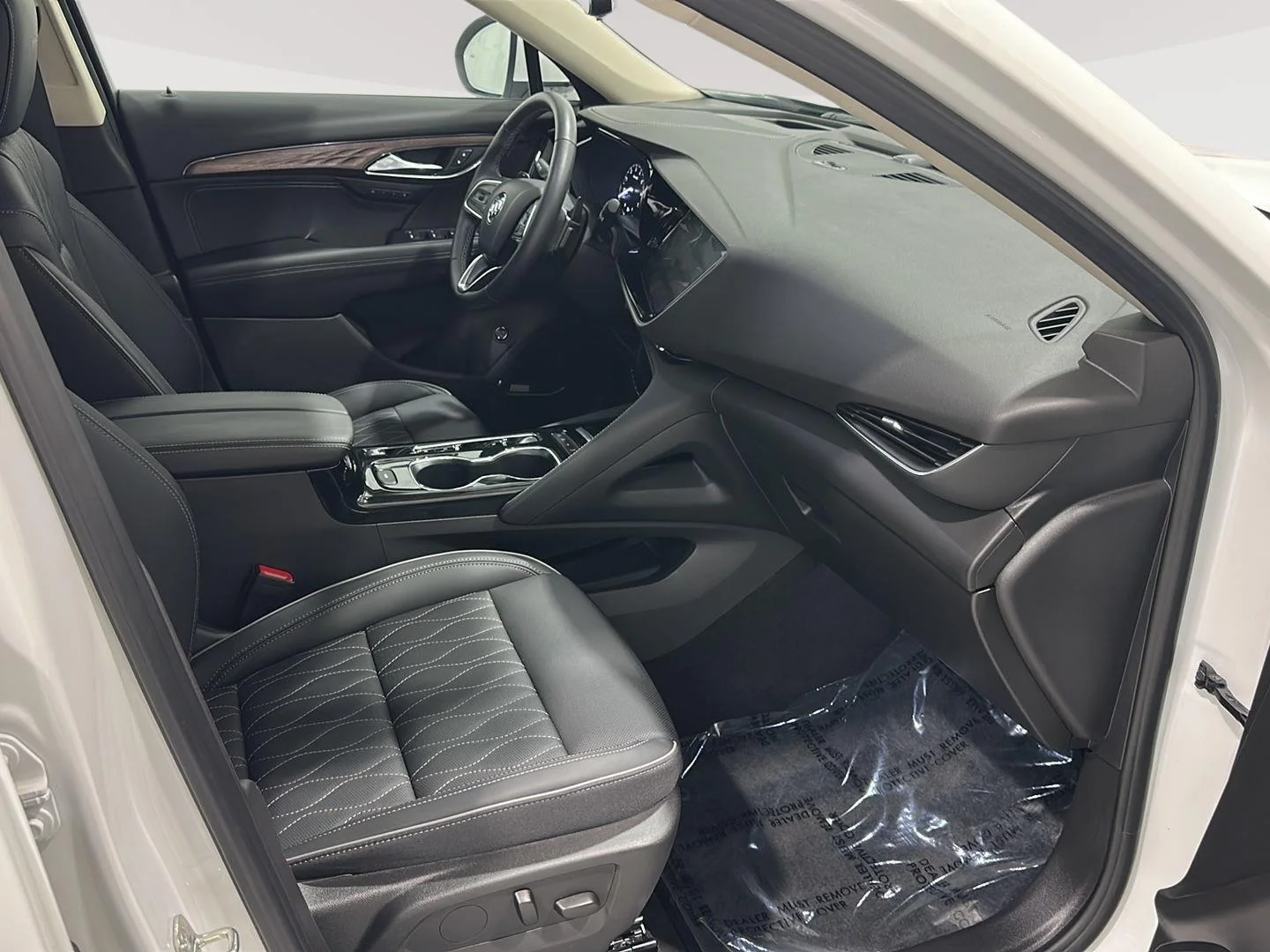 Used 2022 SUMMIT WHITE Buick Avenir image 27