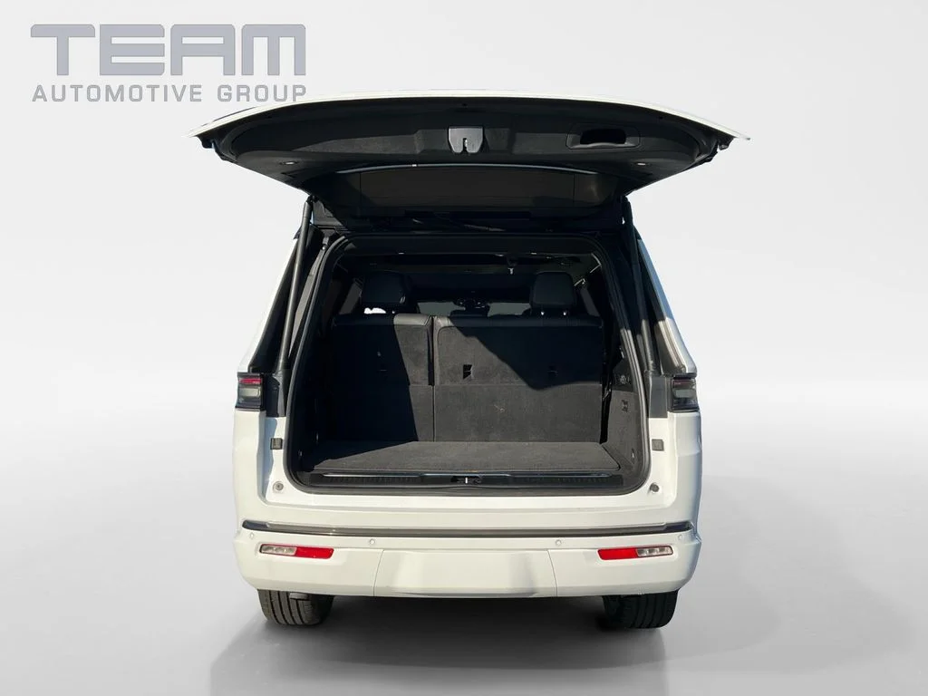 Used 2022 White Jeep Series II image 14