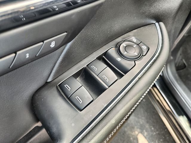 Used 2023 Black Buick Essence image 13