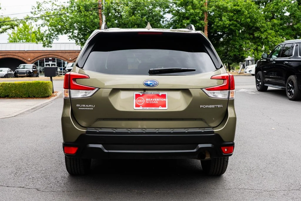 Used 2022 Green Subaru Premium image 5