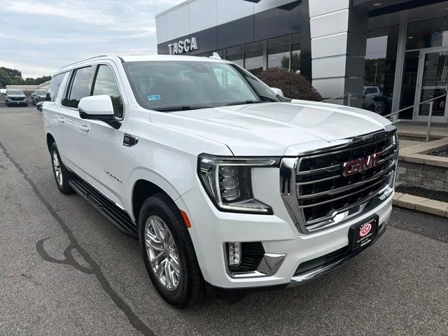 Used 2023 White GMC SLT image 2
