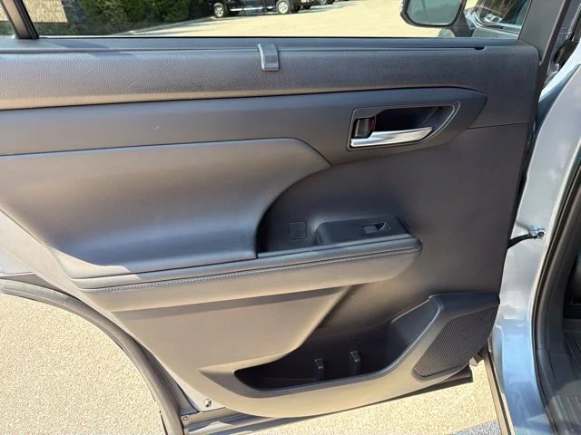 Used 2021  Toyota XLE image 15