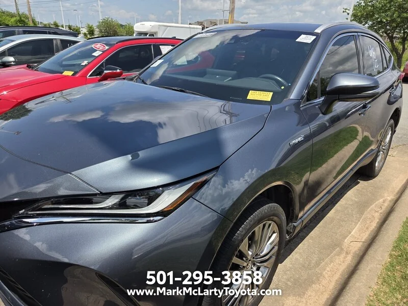 Used 2021 GRAY TOYOTA XLE AWD image 4