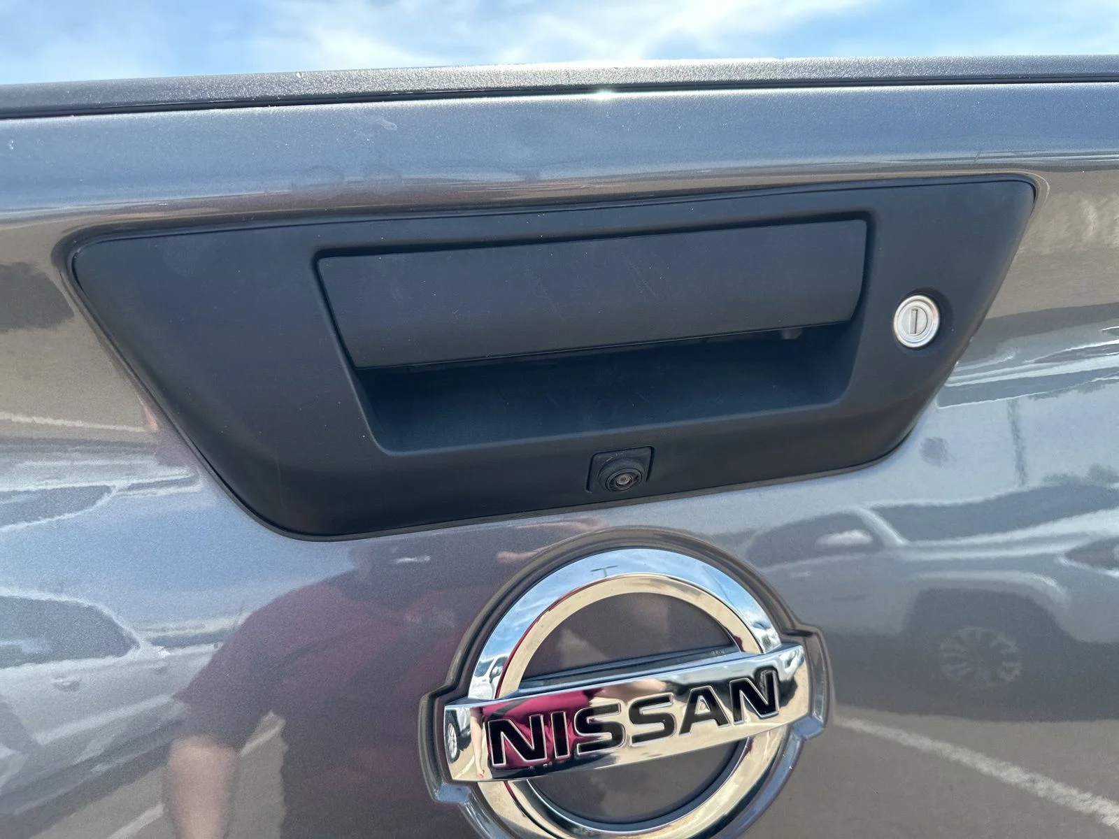 Used 2019 Gray Nissan SL image 25