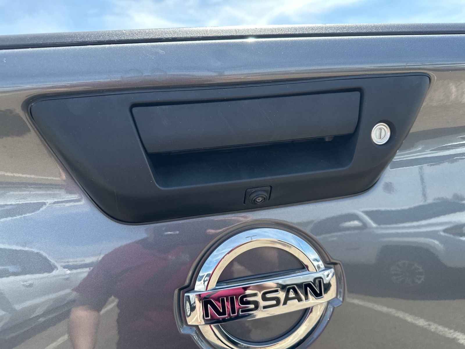 Used 2019 Gray Nissan SL image 25