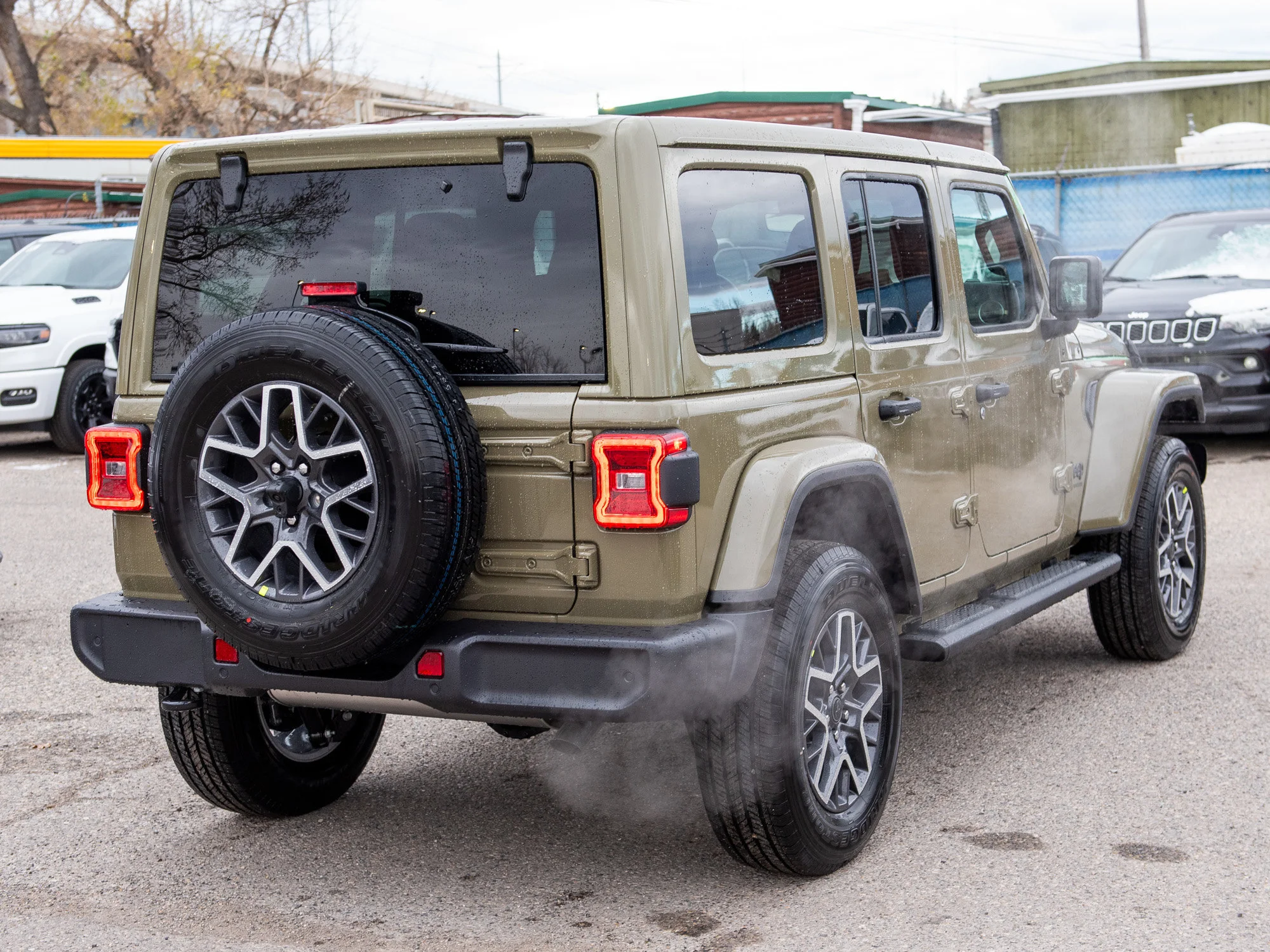 Used 2026 41 Jeep Sahara* 4 Door 4x4, McKinley Leather, Alpine Audio, Heated Seats image 8