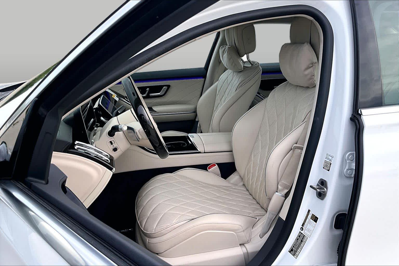 Used 2024 MANUFAKTUR Moonlight White Metallic Mercedes-Benz S 580 image 8
