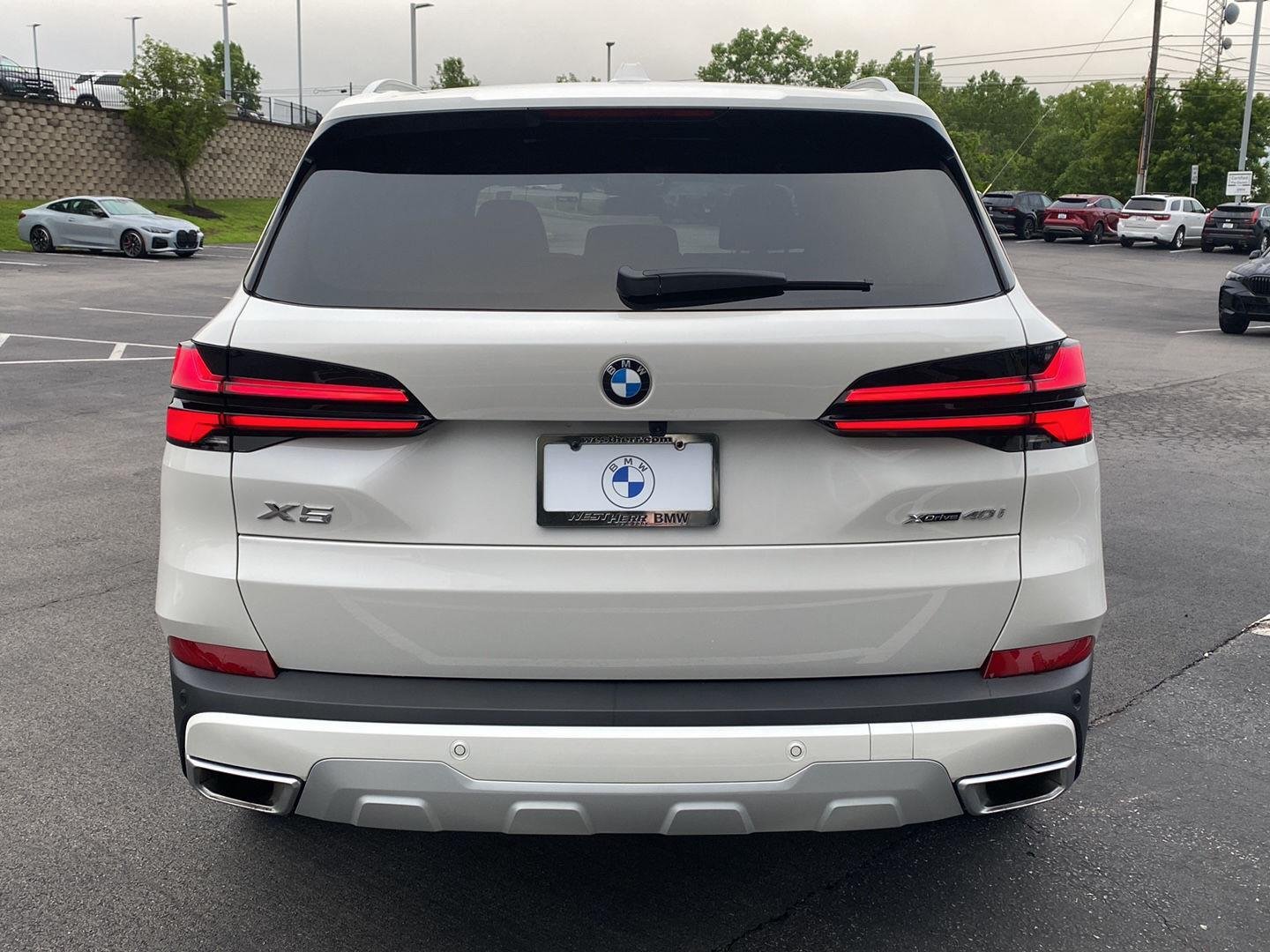 New 2026 Mineral White Metallic BMW xDrive40i image 6