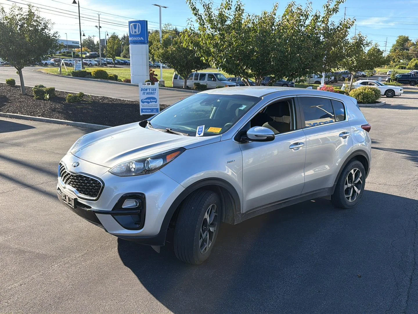 Used 2021 Sparkling Silver Kia LX image 3