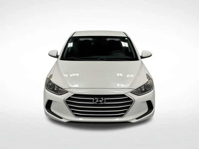 Used 2018 White Hyundai SEL image 3
