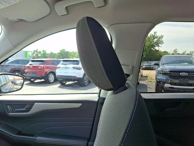 Used 2022 Gray Ford SE image 17