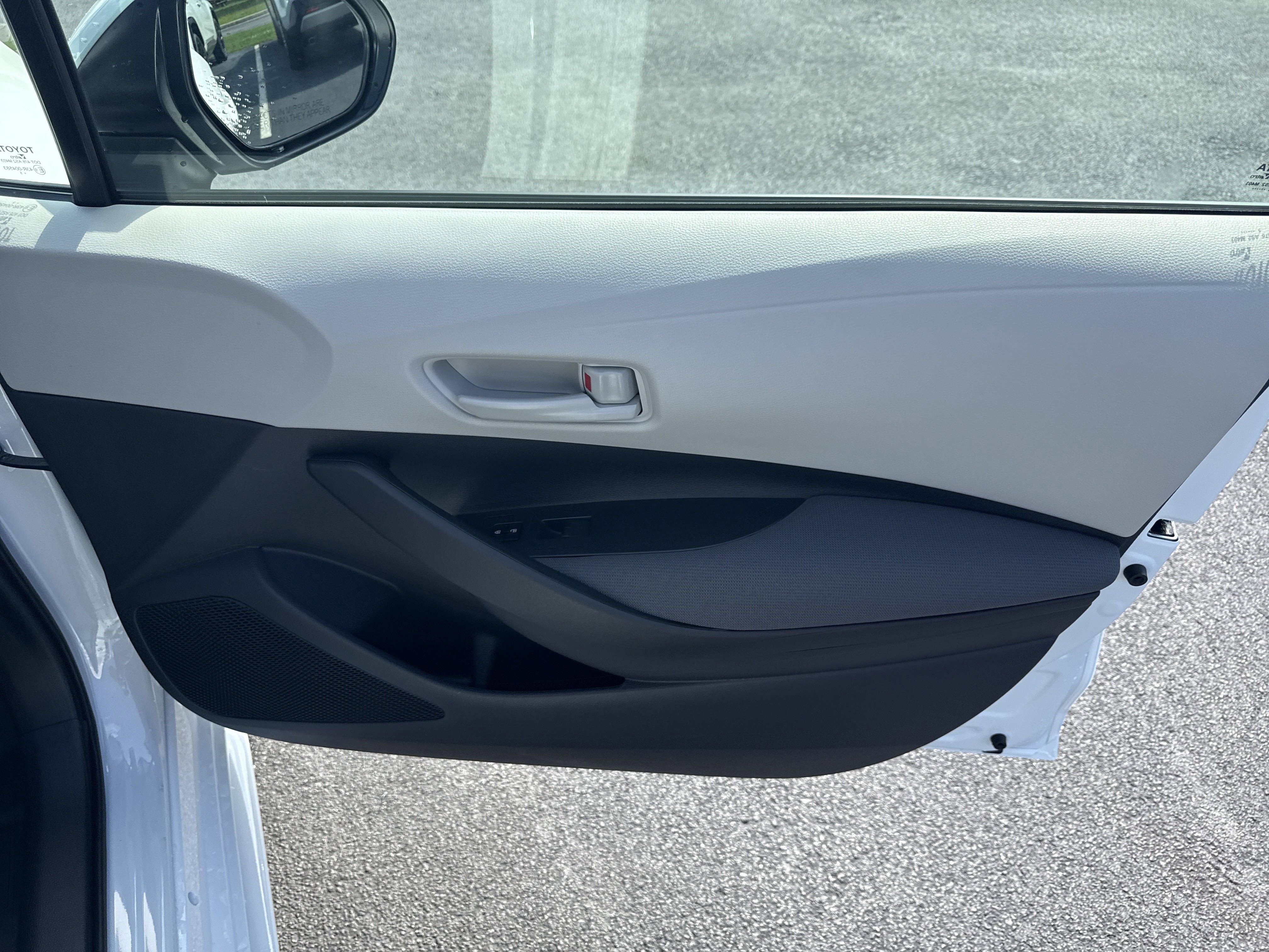 Used 2025  Toyota  image 36