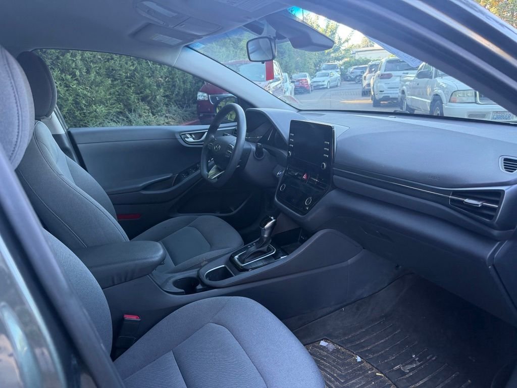 Used 2022 Amazon Gray Hyundai Blue image 16