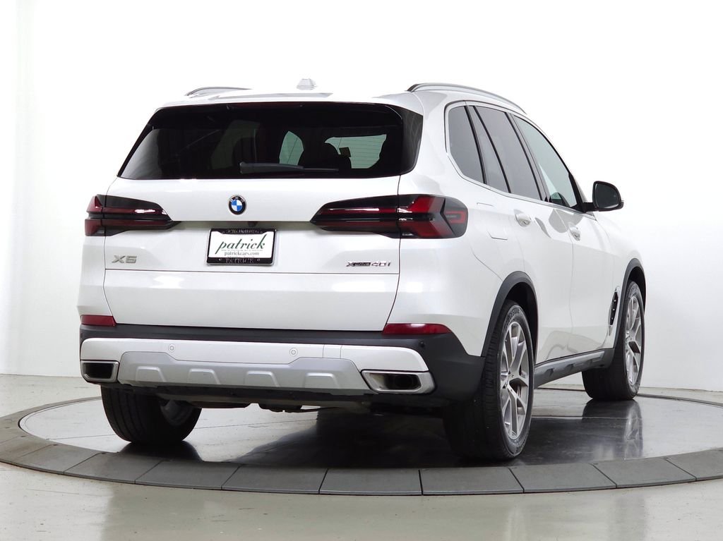 Used 2024 Alpine White BMW xDrive40i image 9