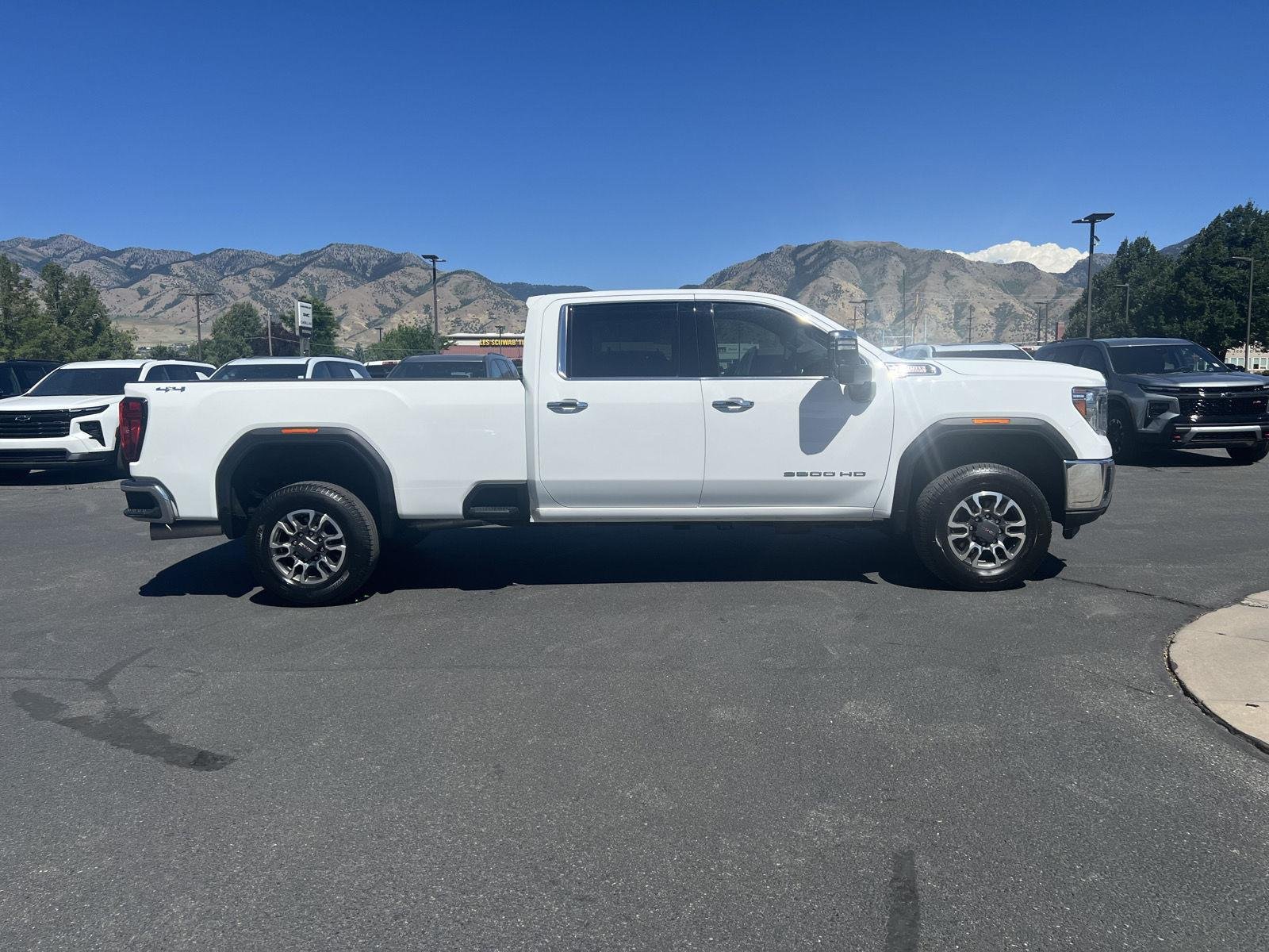 2023 GMC Sierra 3500HD SLT - Photo 6