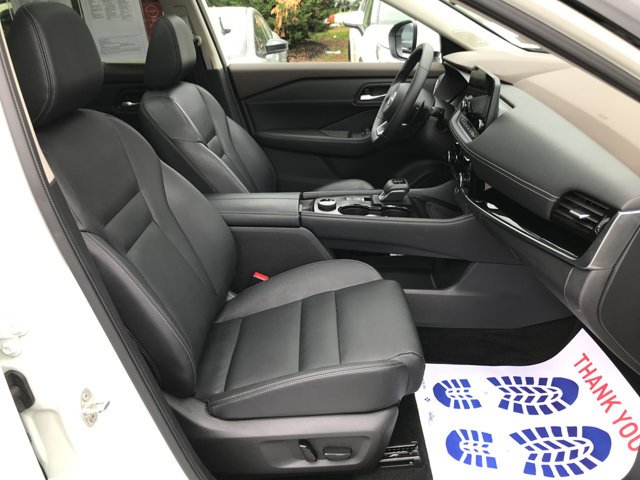 Used 2023 Pearl White Tricoat Nissan SL image 30