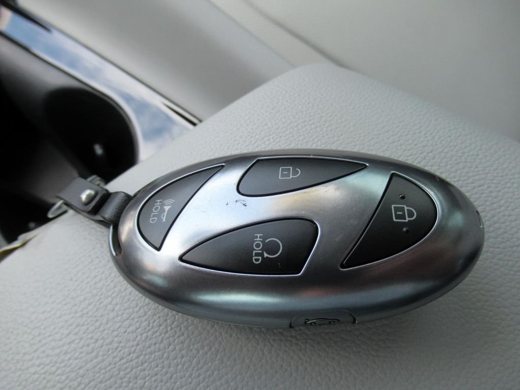 Used 2025 Gray Hyundai Limited image 30